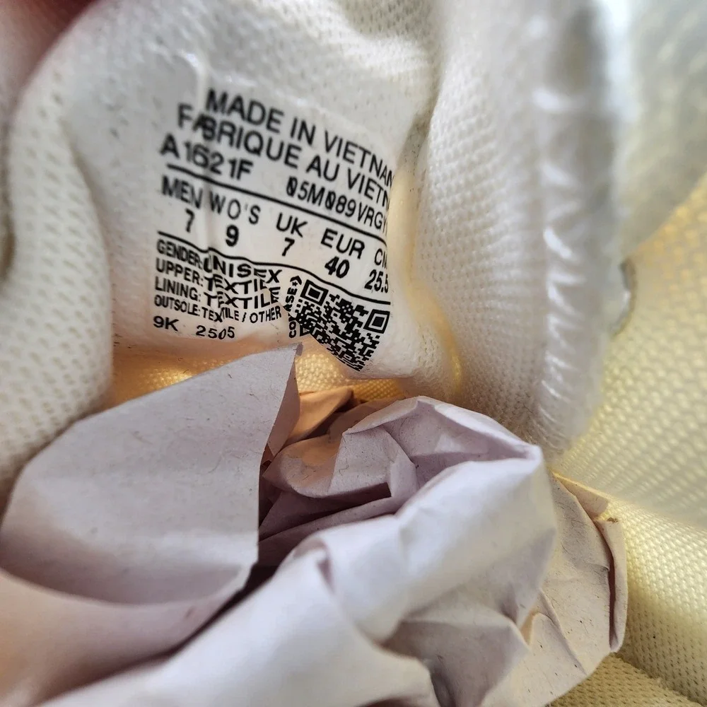 Converse Chuck Taylor All Star Low Shoes Womens 9 Cream Embroidered Floral NEW - Picture 7 of 11